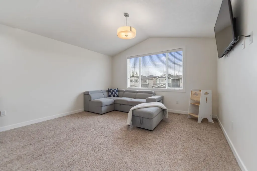 126 Bayview Street SW Airdrie AB T4B 3V1