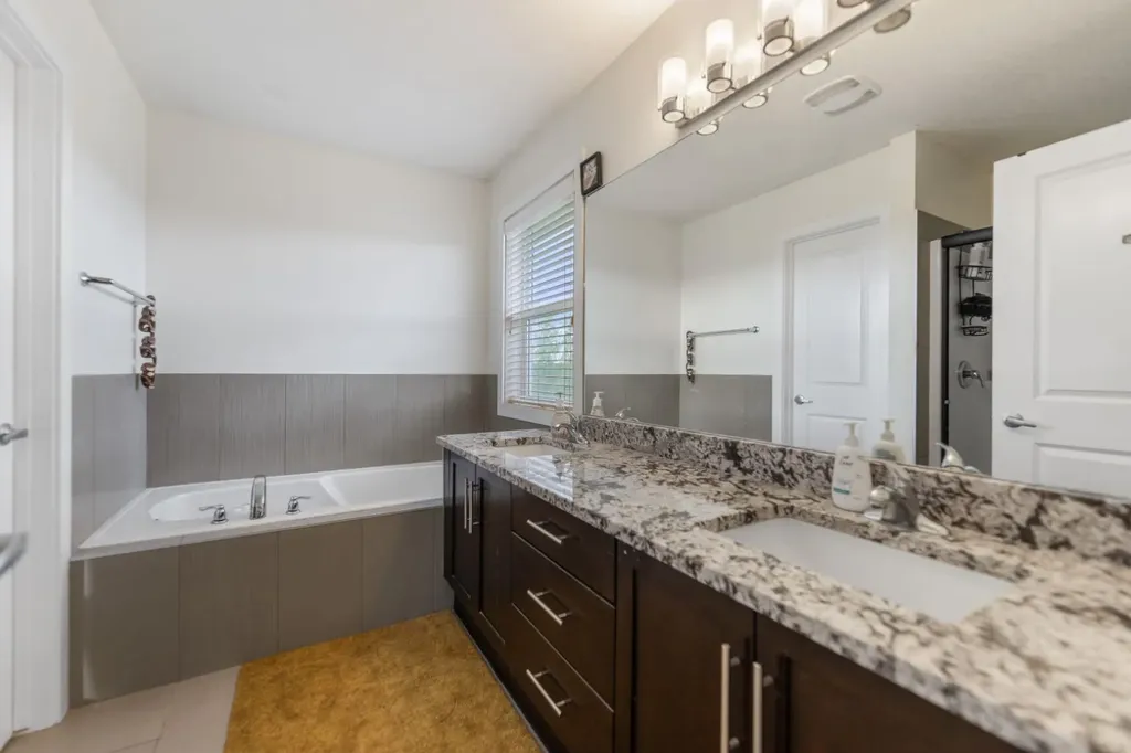 126 Bayview Street SW Airdrie AB T4B 3V1