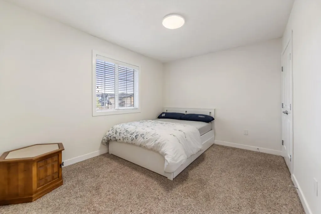 126 Bayview Street SW Airdrie AB T4B 3V1