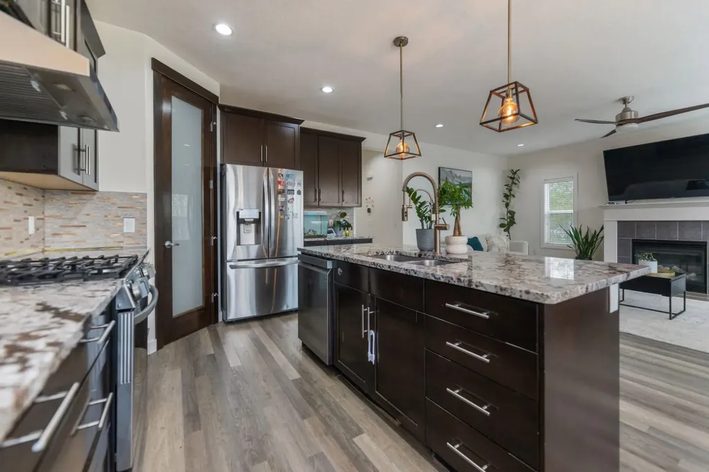 126 Bayview Street SW Airdrie AB T4B 3V1