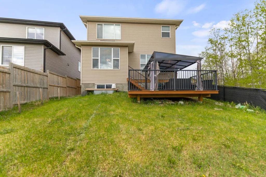 126 Bayview Street SW Airdrie AB T4B 3V1