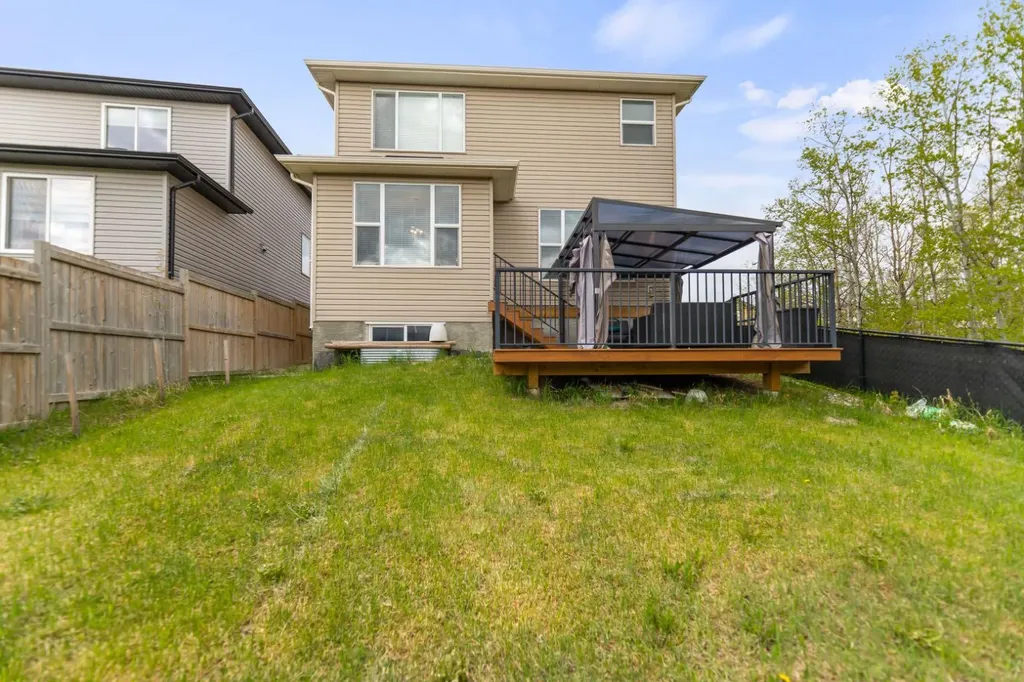 126 Bayview Street SW Airdrie AB T4B 3V1