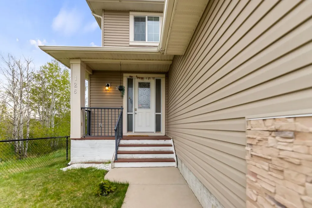126 Bayview Street SW Airdrie AB T4B 3V1