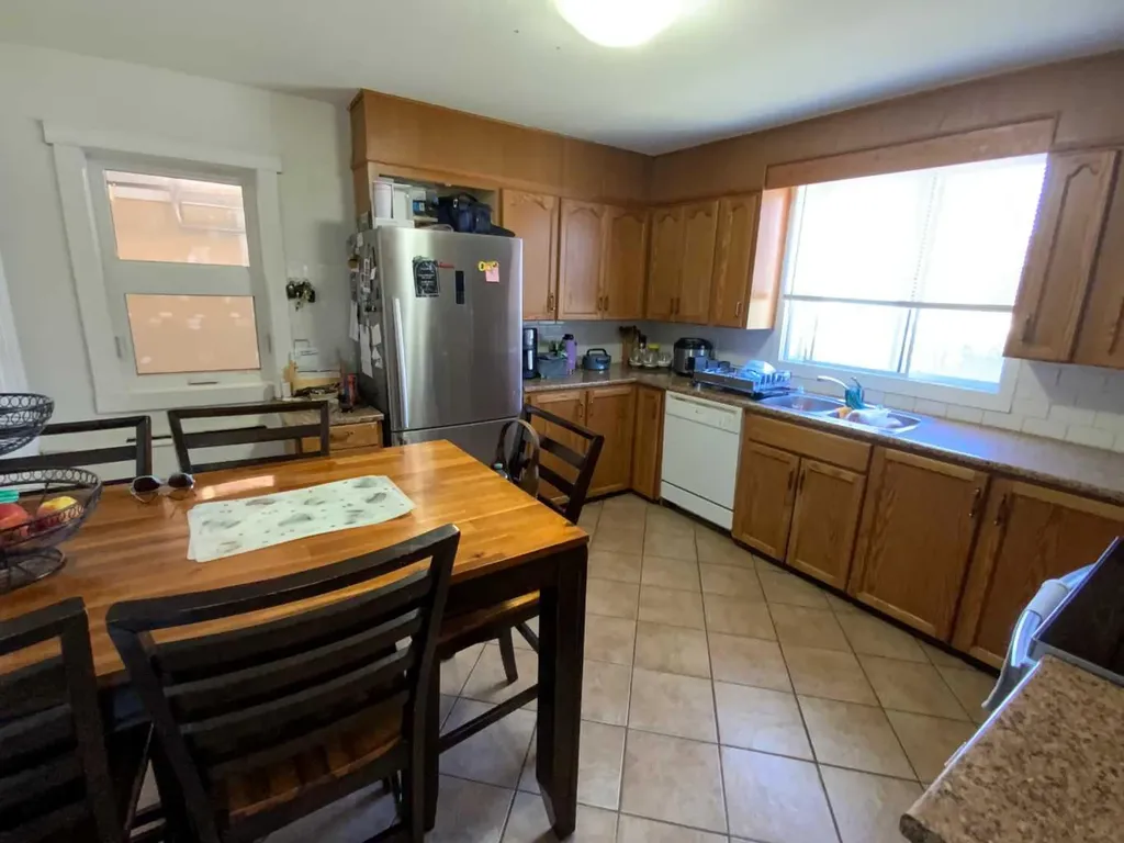 422 Arena Avenue Trochu AB T0M 2C0