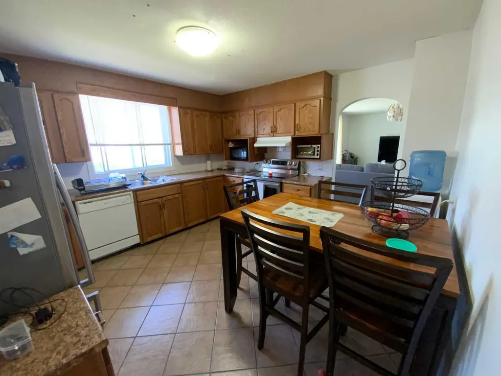 422 Arena Avenue Trochu AB T0M 2C0