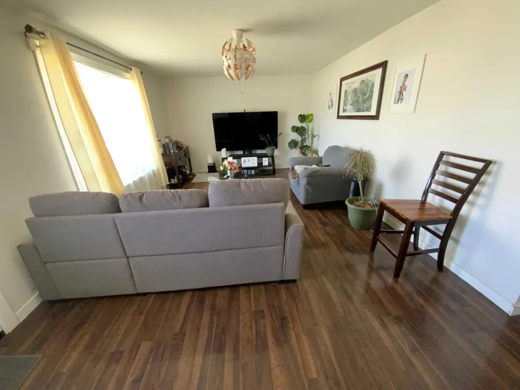 422 Arena Avenue Trochu AB T0M 2C0
