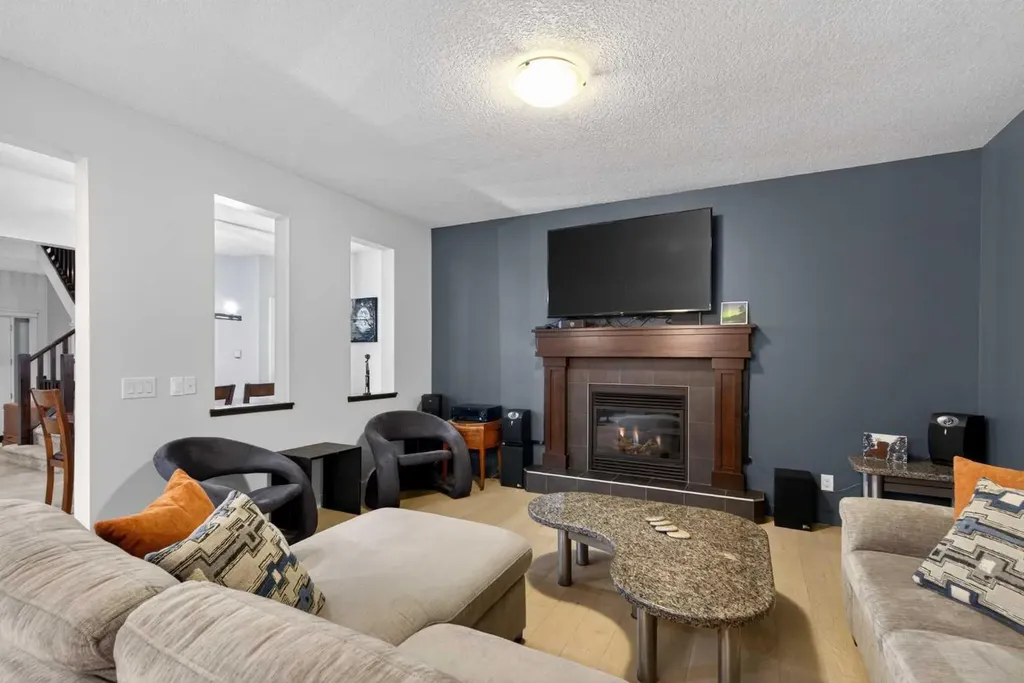 9 Westridge Way Okotoks AB T1S 0K1