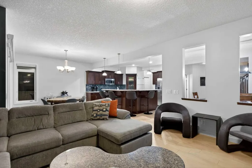 9 Westridge Way Okotoks AB T1S 0K1