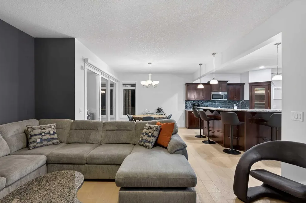 9 Westridge Way Okotoks AB T1S 0K1