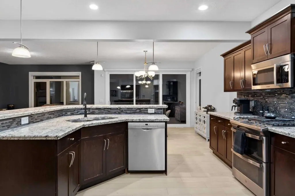 9 Westridge Way Okotoks AB T1S 0K1