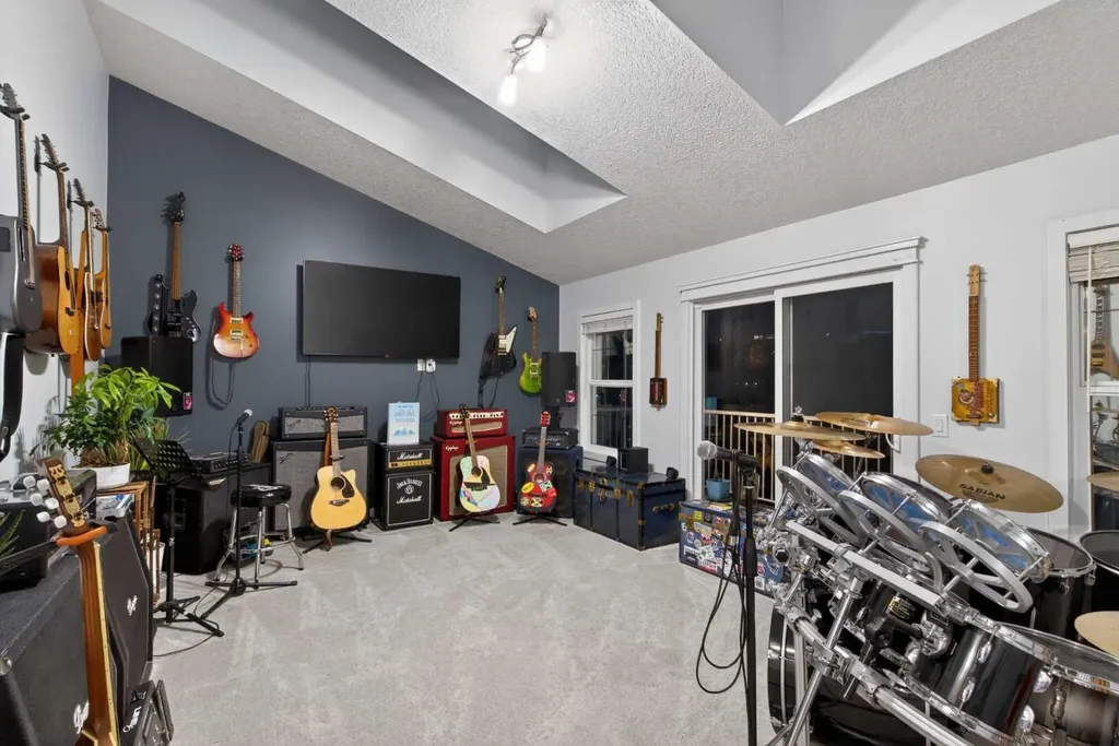 9 Westridge Way Okotoks AB T1S 0K1