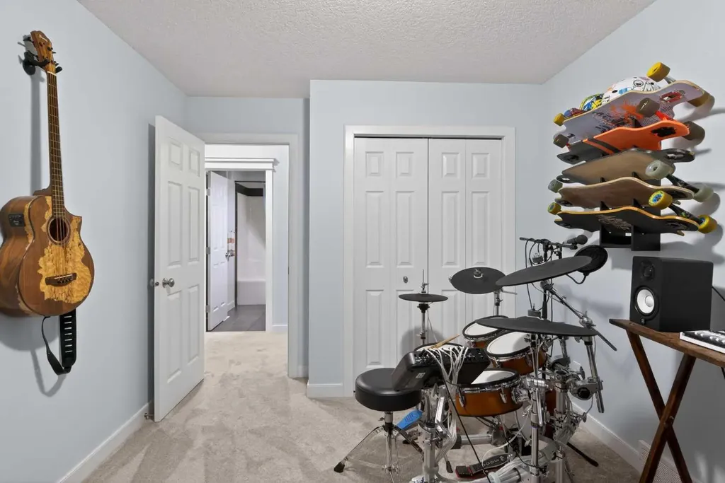 9 Westridge Way Okotoks AB T1S 0K1