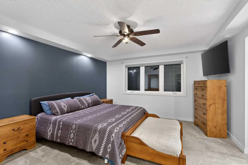 9 Westridge Way Okotoks AB T1S 0K1
