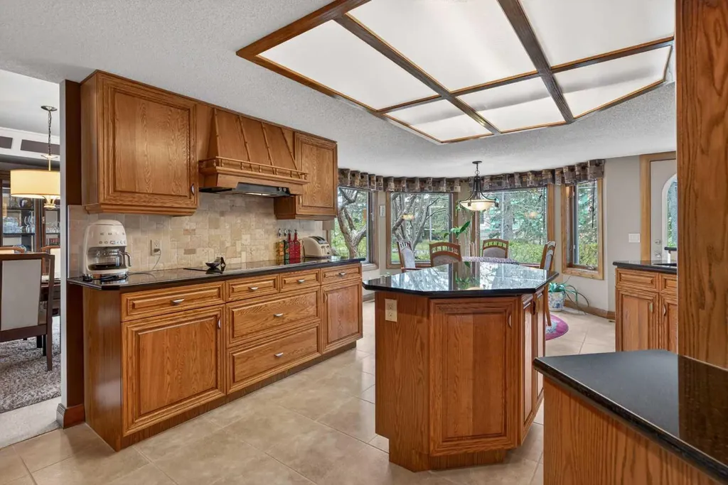 935 Shawnee Drive SW Calgary AB T2Y 2G9