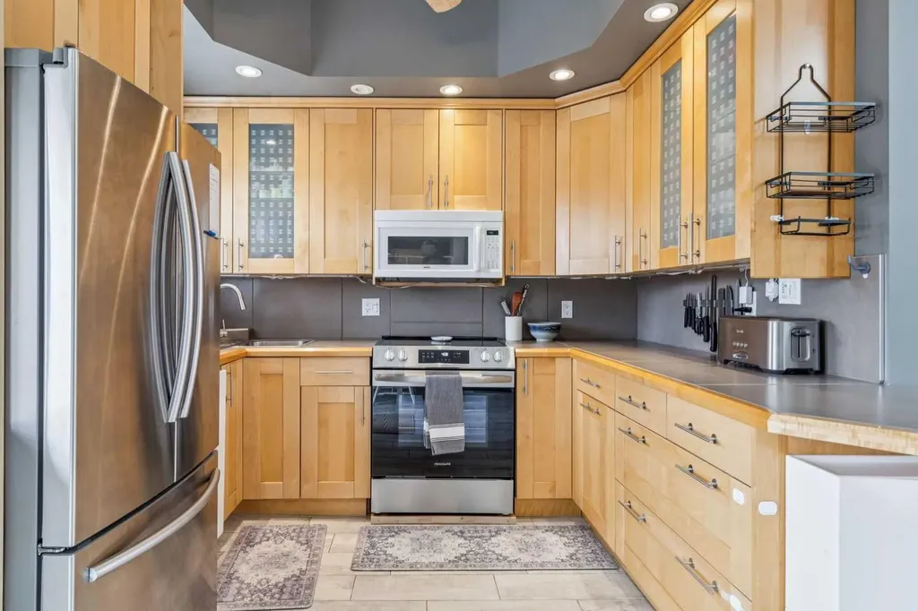 10651 Shillington Crescent SW Calgary AB T2W 0N8