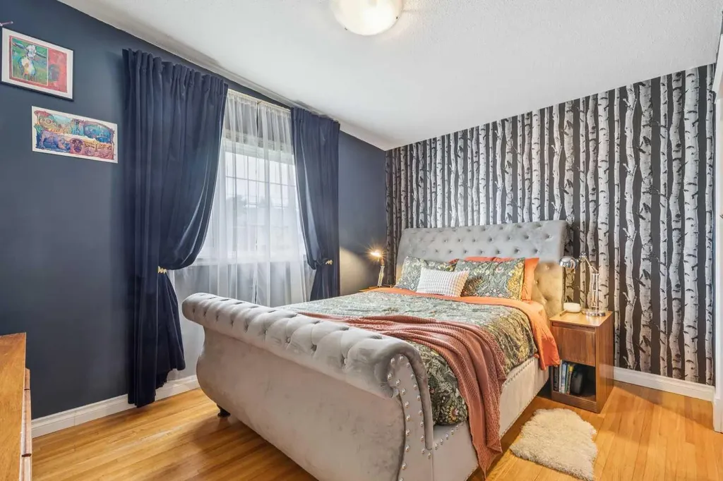 10651 Shillington Crescent SW Calgary AB T2W 0N8