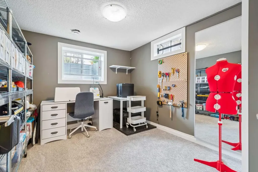10651 Shillington Crescent SW Calgary AB T2W 0N8