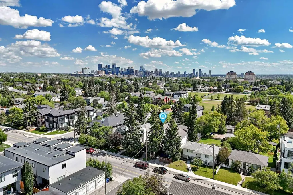 1811 24 Avenue NW Calgary AB T2M 1Z3