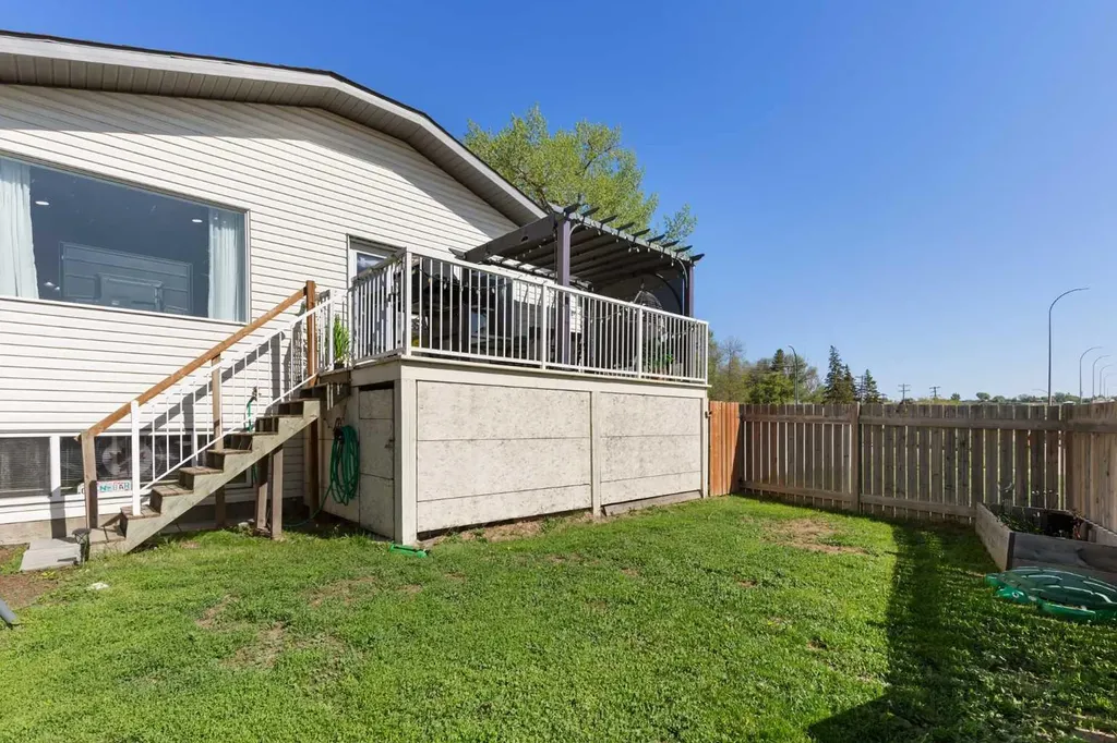 541E Allowance Avenue SE Medicine Hat AB T1A3E5