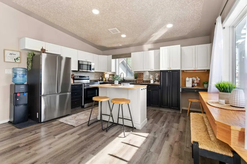 541E Allowance Avenue SE Medicine Hat AB T1A3E5