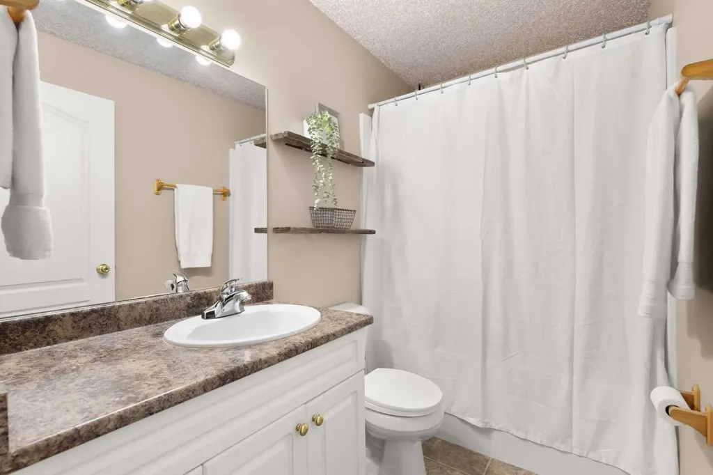 541E Allowance Avenue SE Medicine Hat AB T1A3E5
