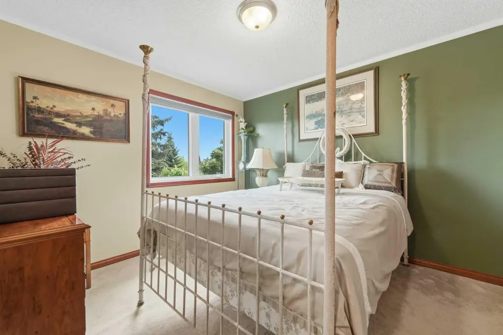 61 Millview Park SW Calgary AB T2Y 3Y3