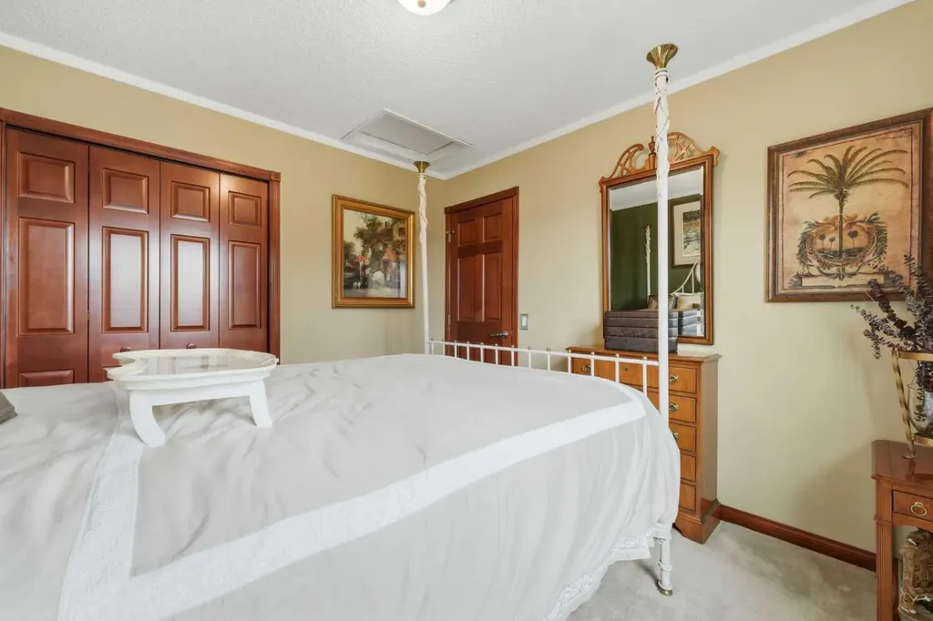 61 Millview Park SW Calgary AB T2Y 3Y3