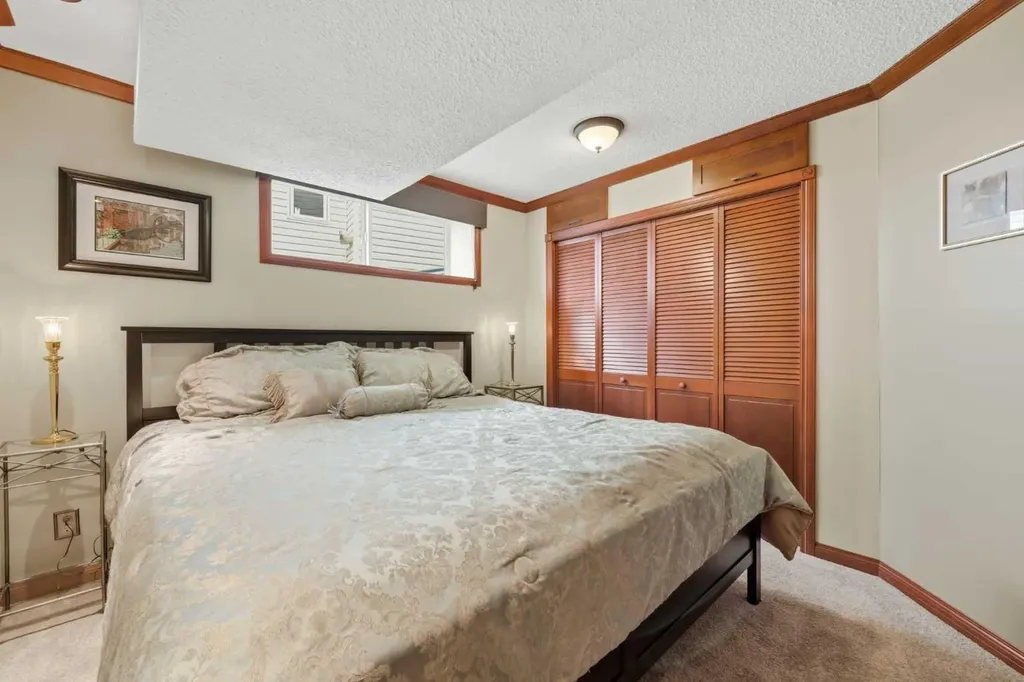 61 Millview Park SW Calgary AB T2Y 3Y3