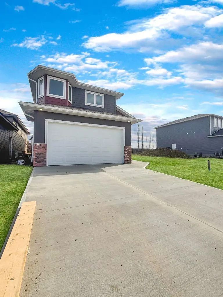 220 Greenwood Road Coalhurst AB T0L 0V2