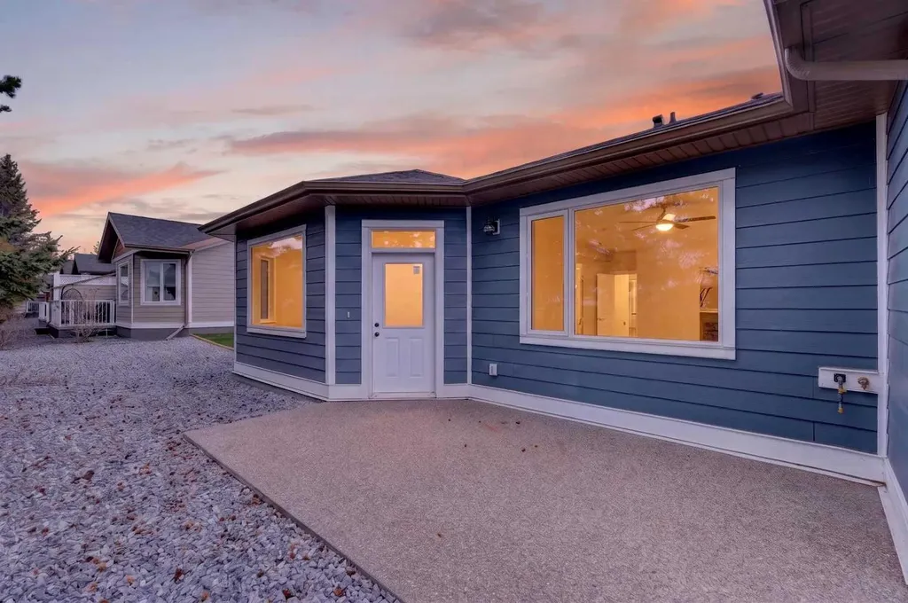 610 4 Avenue SW Sundre AB T0M1X0