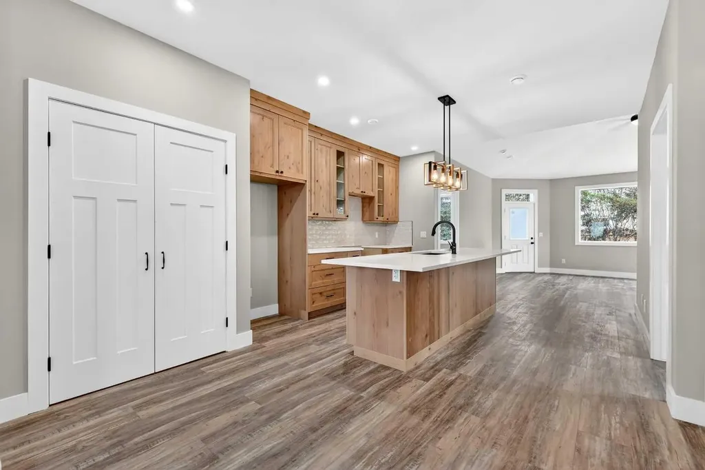 610 4 Avenue SW Sundre AB T0M1X0