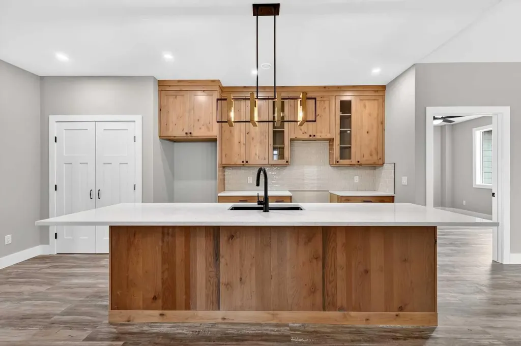 610 4 Avenue SW Sundre AB T0M1X0