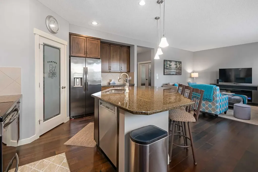 124 Evergreen Circle SW Calgary AB T2Y 0C1