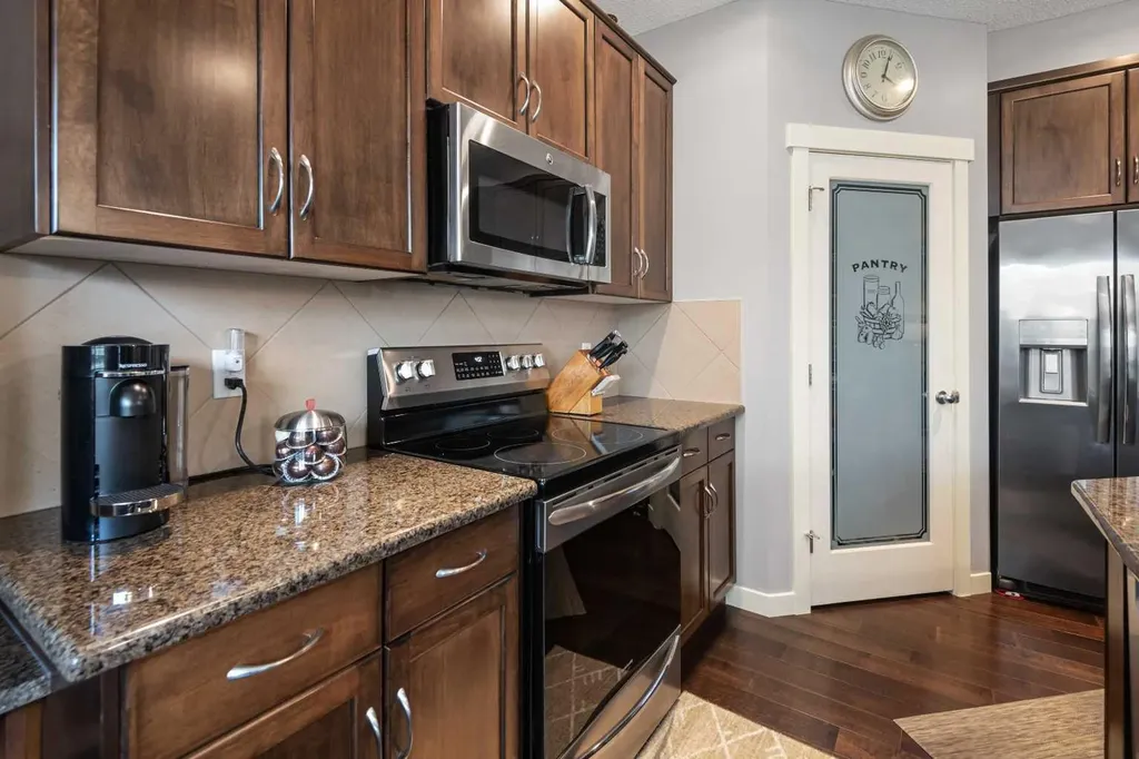 124 Evergreen Circle SW Calgary AB T2Y 0C1