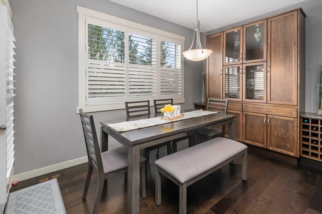124 Evergreen Circle SW Calgary AB T2Y 0C1