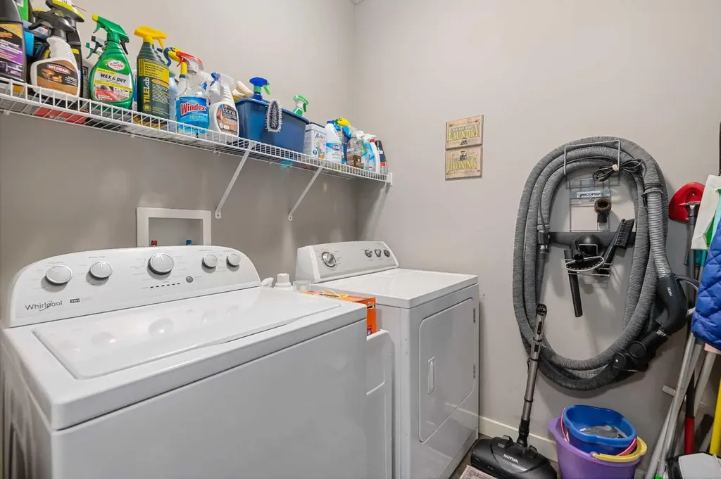 124 Evergreen Circle SW Calgary AB T2Y 0C1