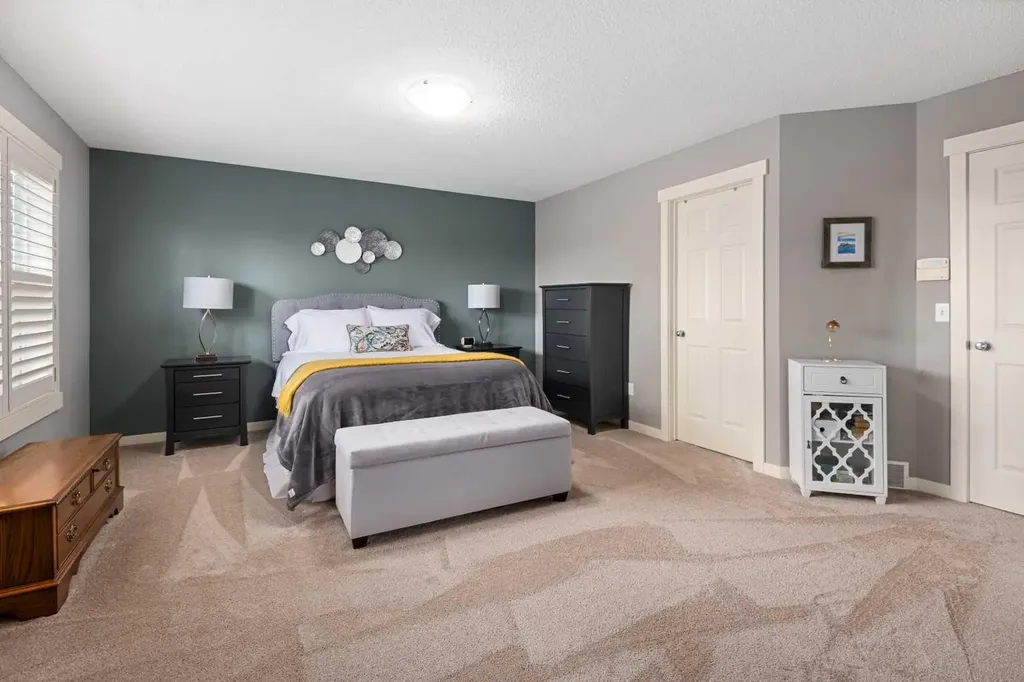 124 Evergreen Circle SW Calgary AB T2Y 0C1