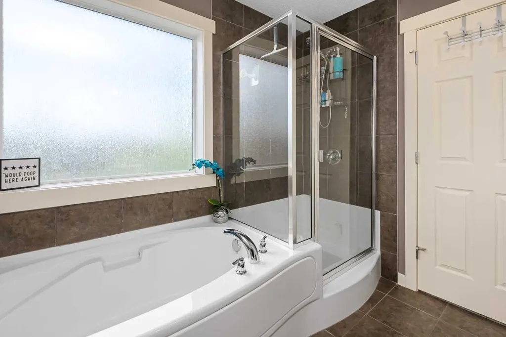 124 Evergreen Circle SW Calgary AB T2Y 0C1