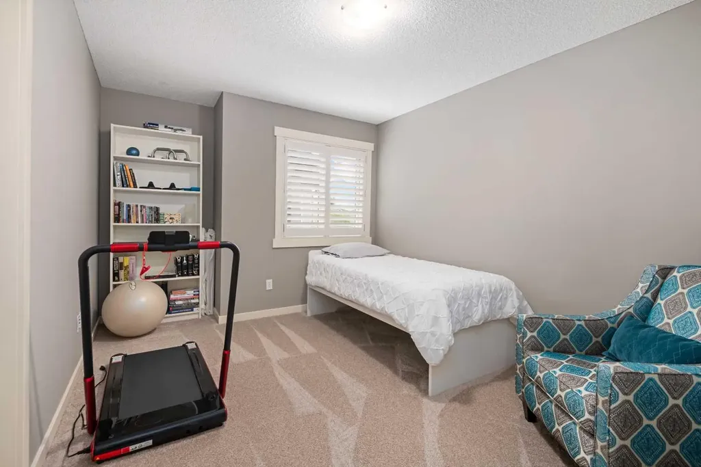 124 Evergreen Circle SW Calgary AB T2Y 0C1