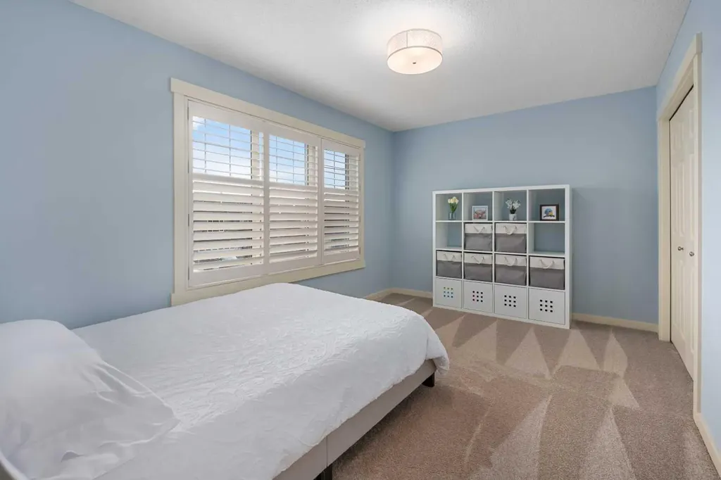 124 Evergreen Circle SW Calgary AB T2Y 0C1
