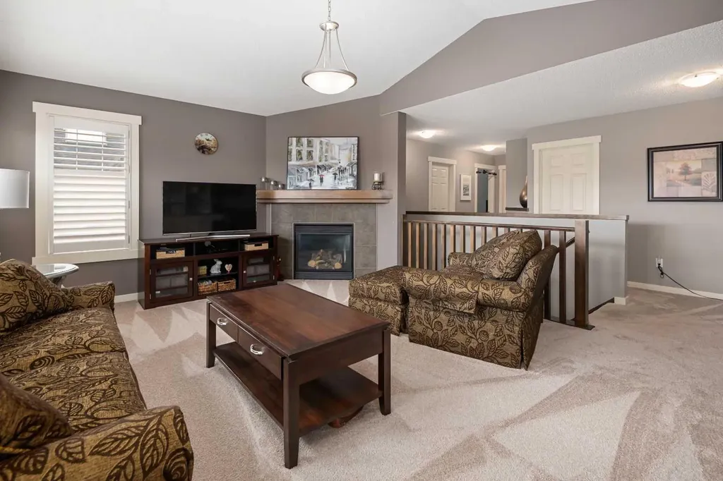124 Evergreen Circle SW Calgary AB T2Y 0C1