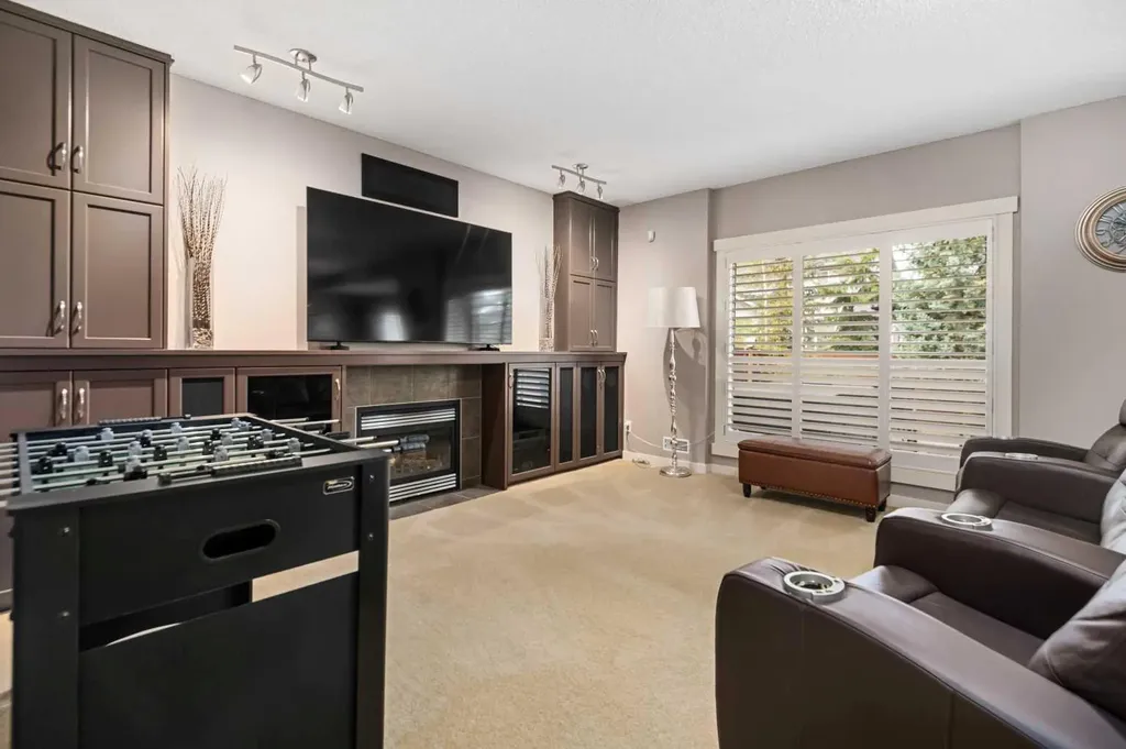 124 Evergreen Circle SW Calgary AB T2Y 0C1