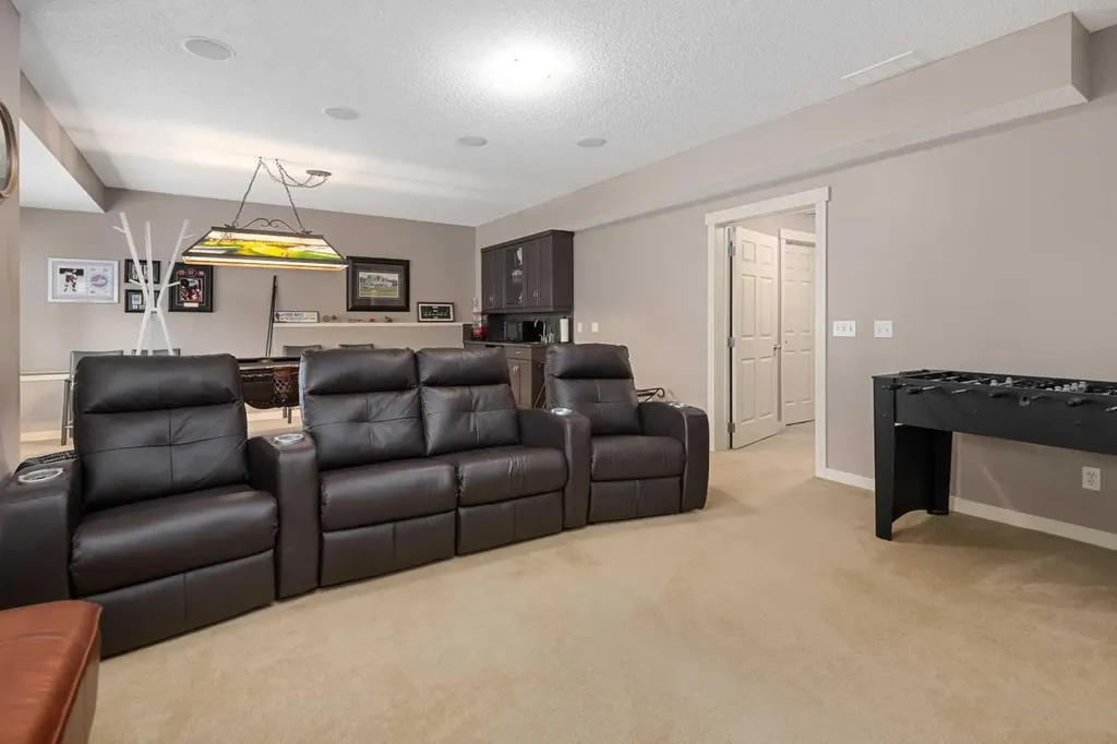 124 Evergreen Circle SW Calgary AB T2Y 0C1