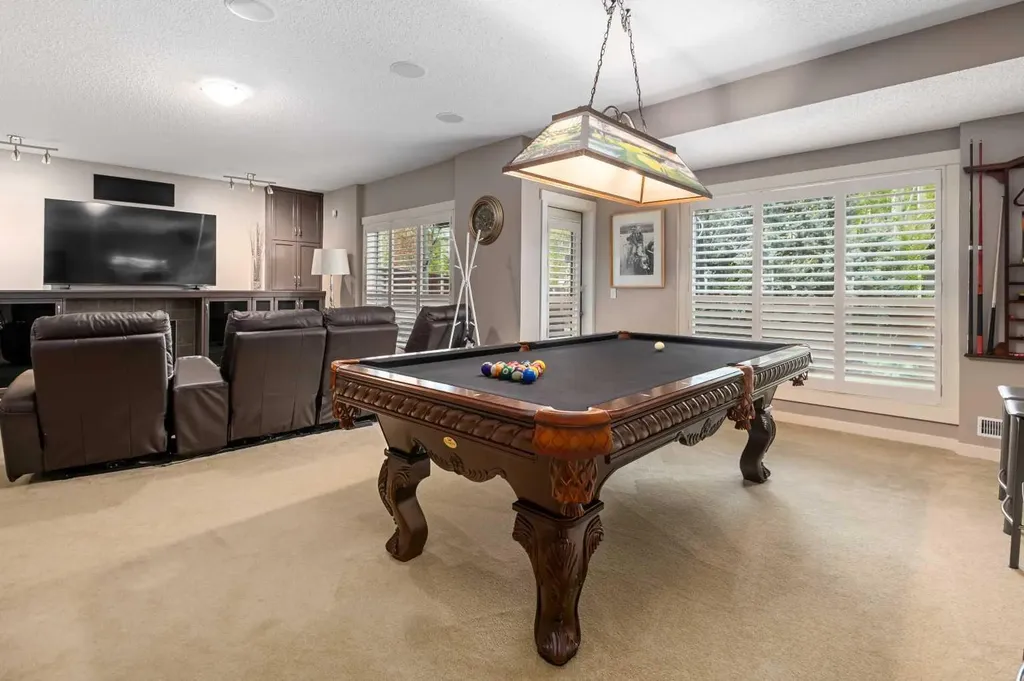 124 Evergreen Circle SW Calgary AB T2Y 0C1