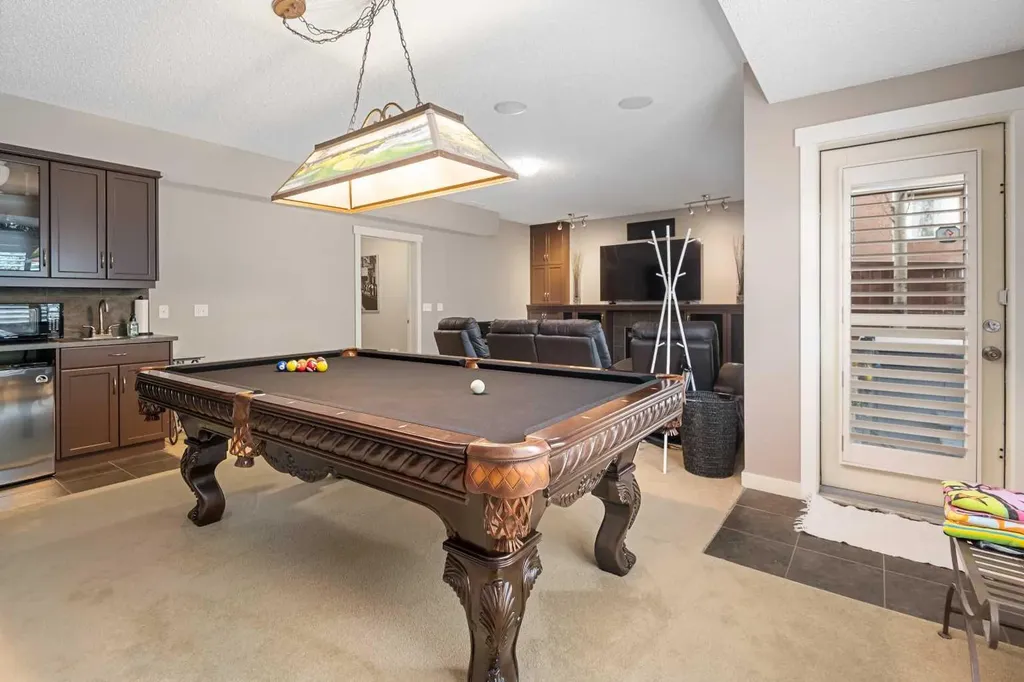 124 Evergreen Circle SW Calgary AB T2Y 0C1