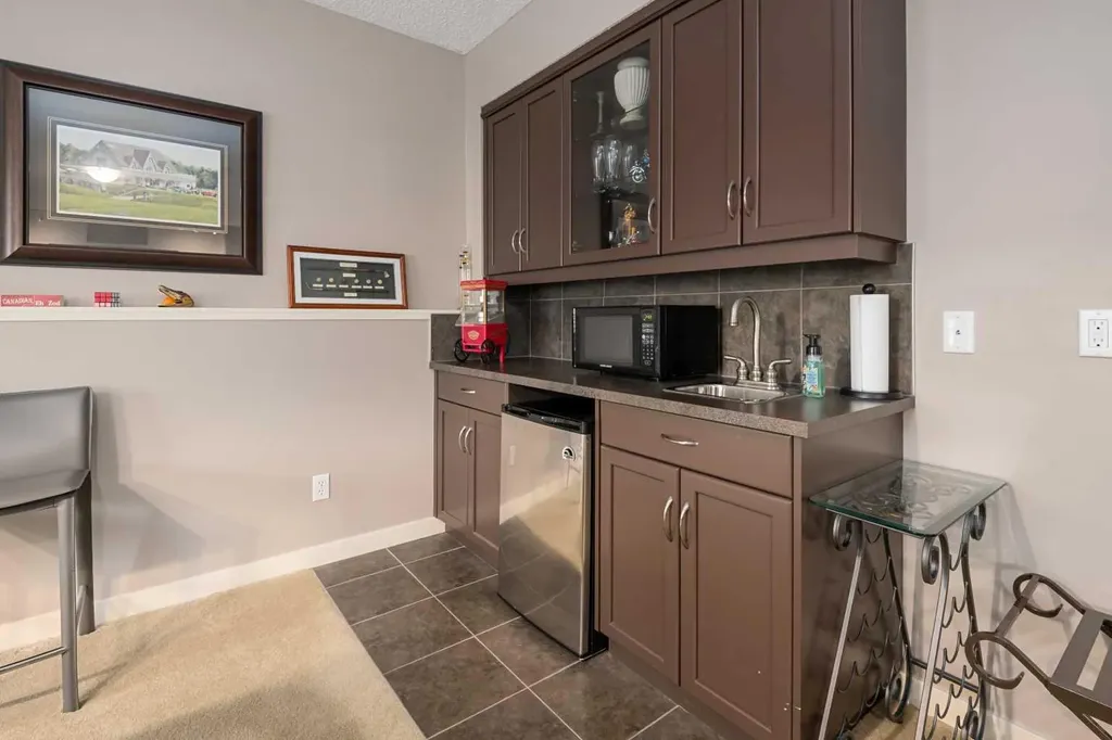 124 Evergreen Circle SW Calgary AB T2Y 0C1