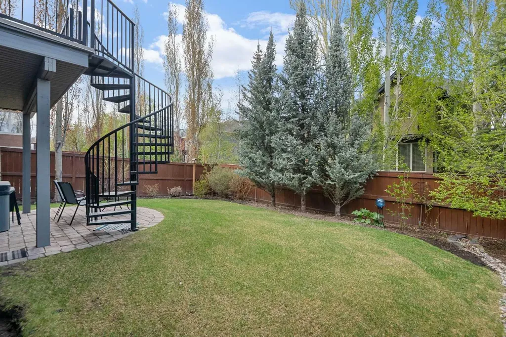 124 Evergreen Circle SW Calgary AB T2Y 0C1