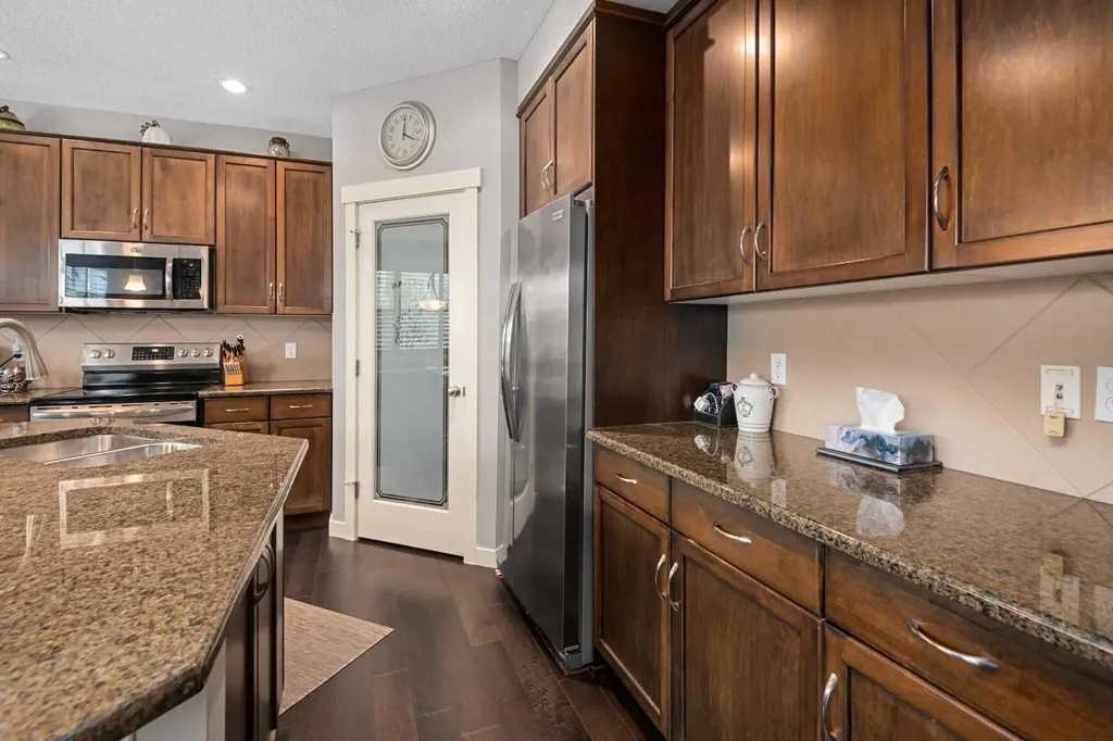 124 Evergreen Circle SW Calgary AB T2Y 0C1