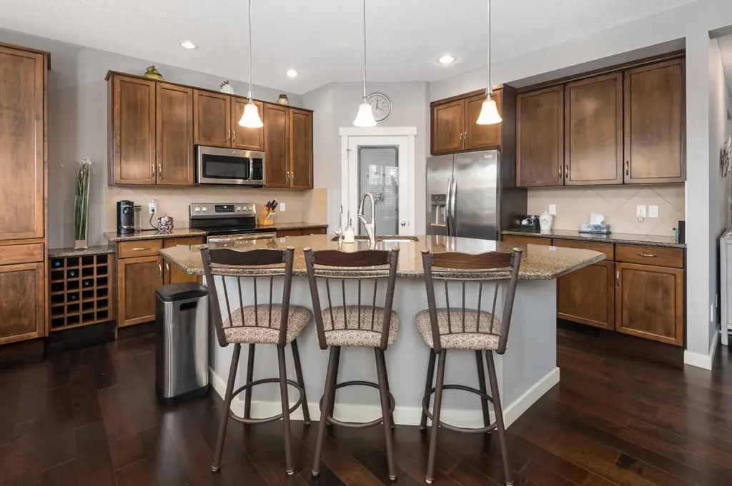 124 Evergreen Circle SW Calgary AB T2Y 0C1