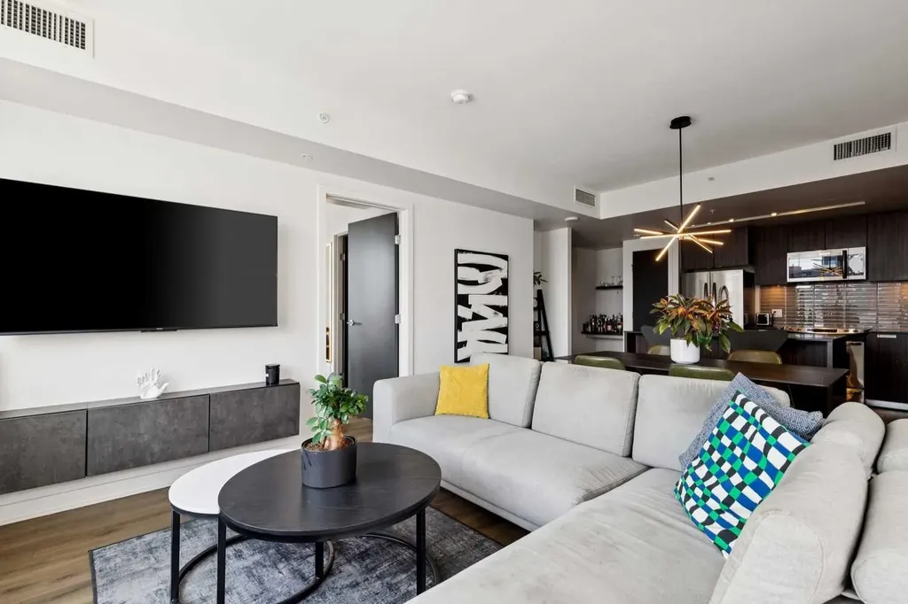 626 14 Avenue SW Calgary AB T2R 0X4